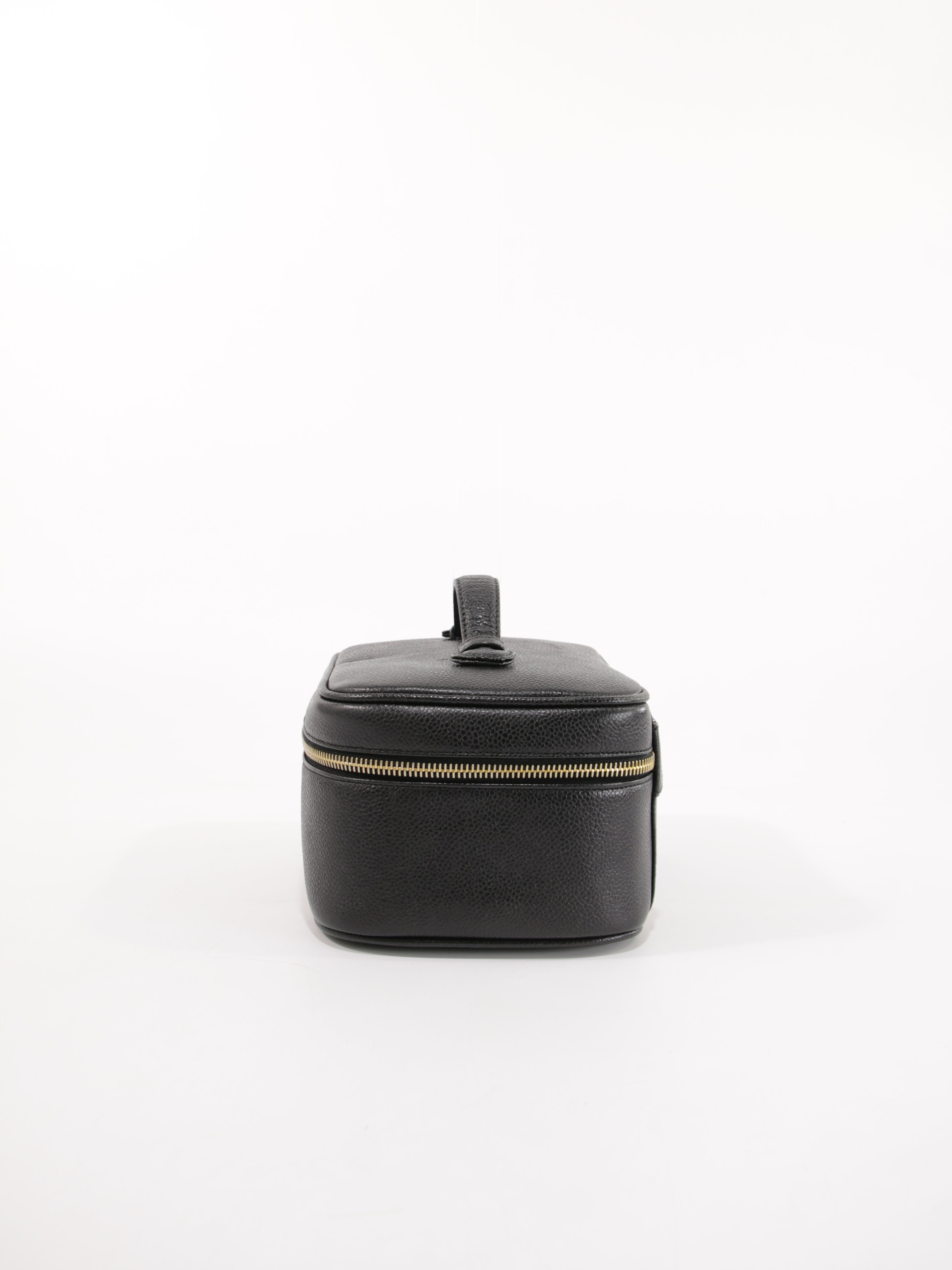 Cosmetic pouch