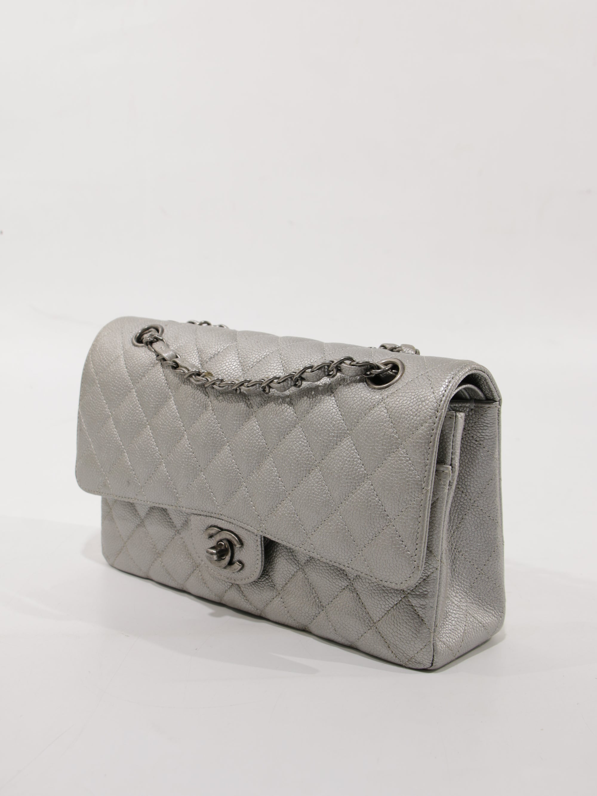 Medium Classic Flap