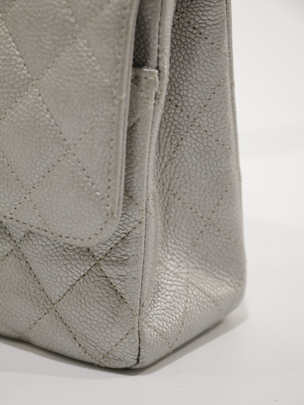 Medium Classic Flap