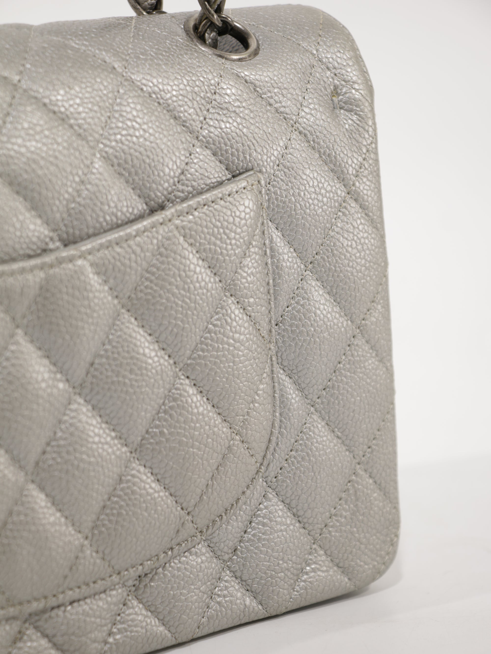 Medium Classic Flap