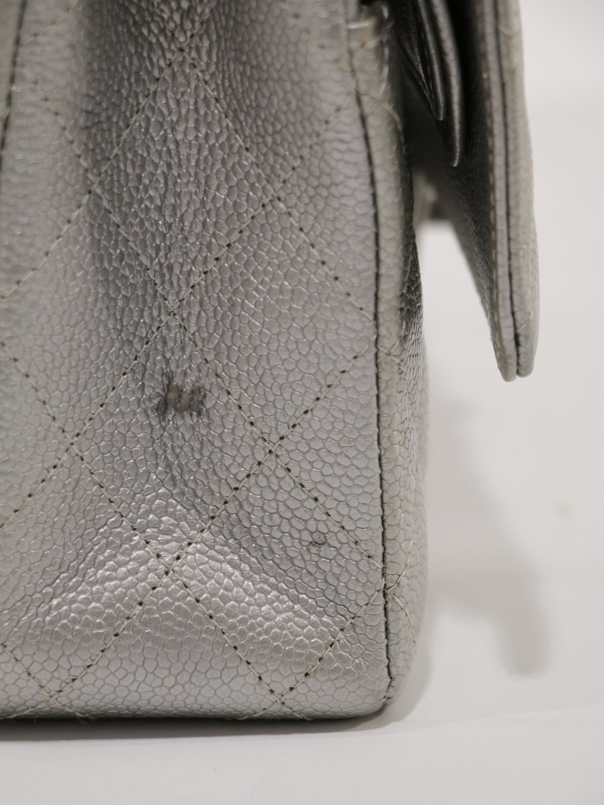 Medium Classic Flap