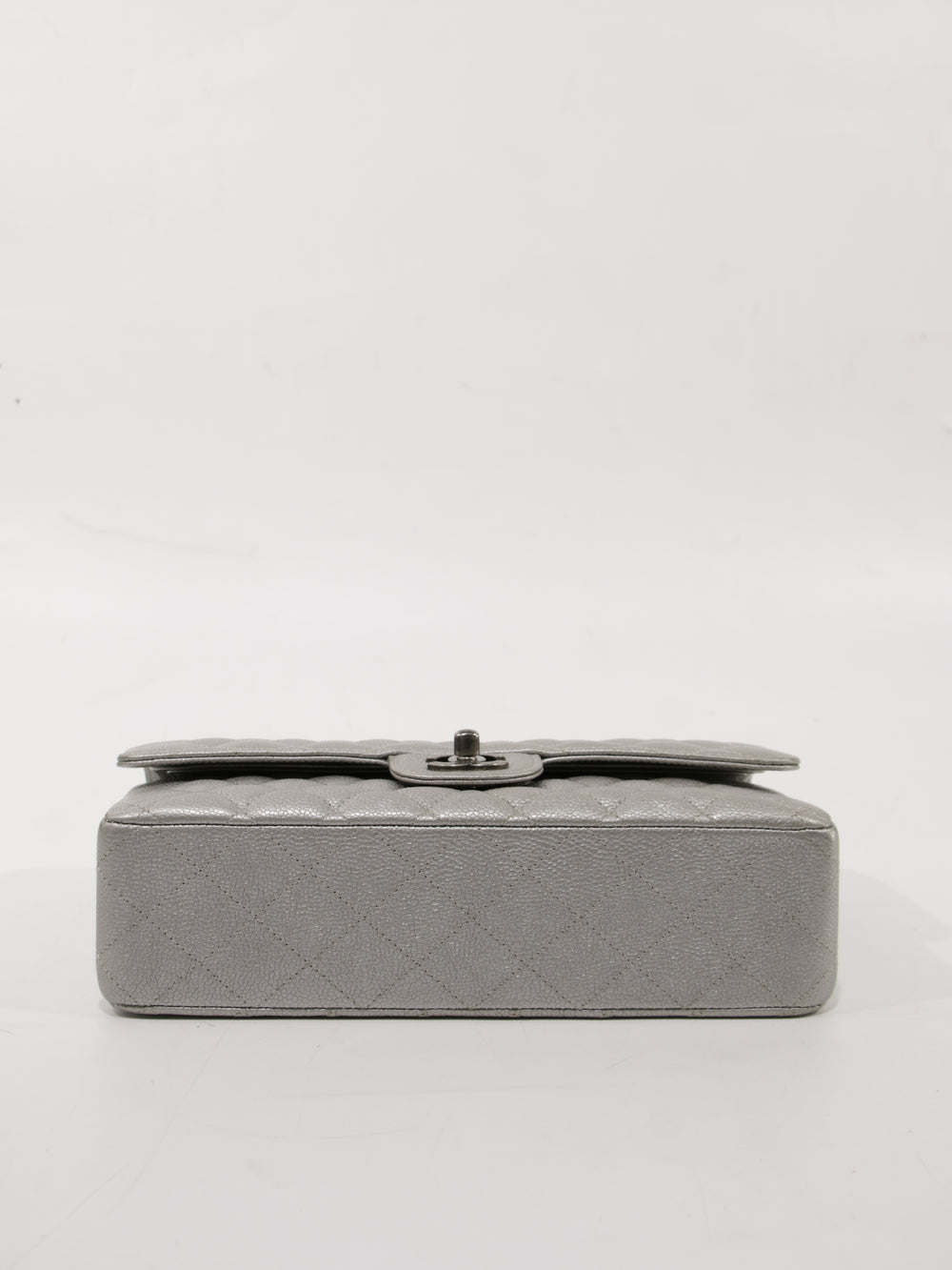 Medium Classic Flap