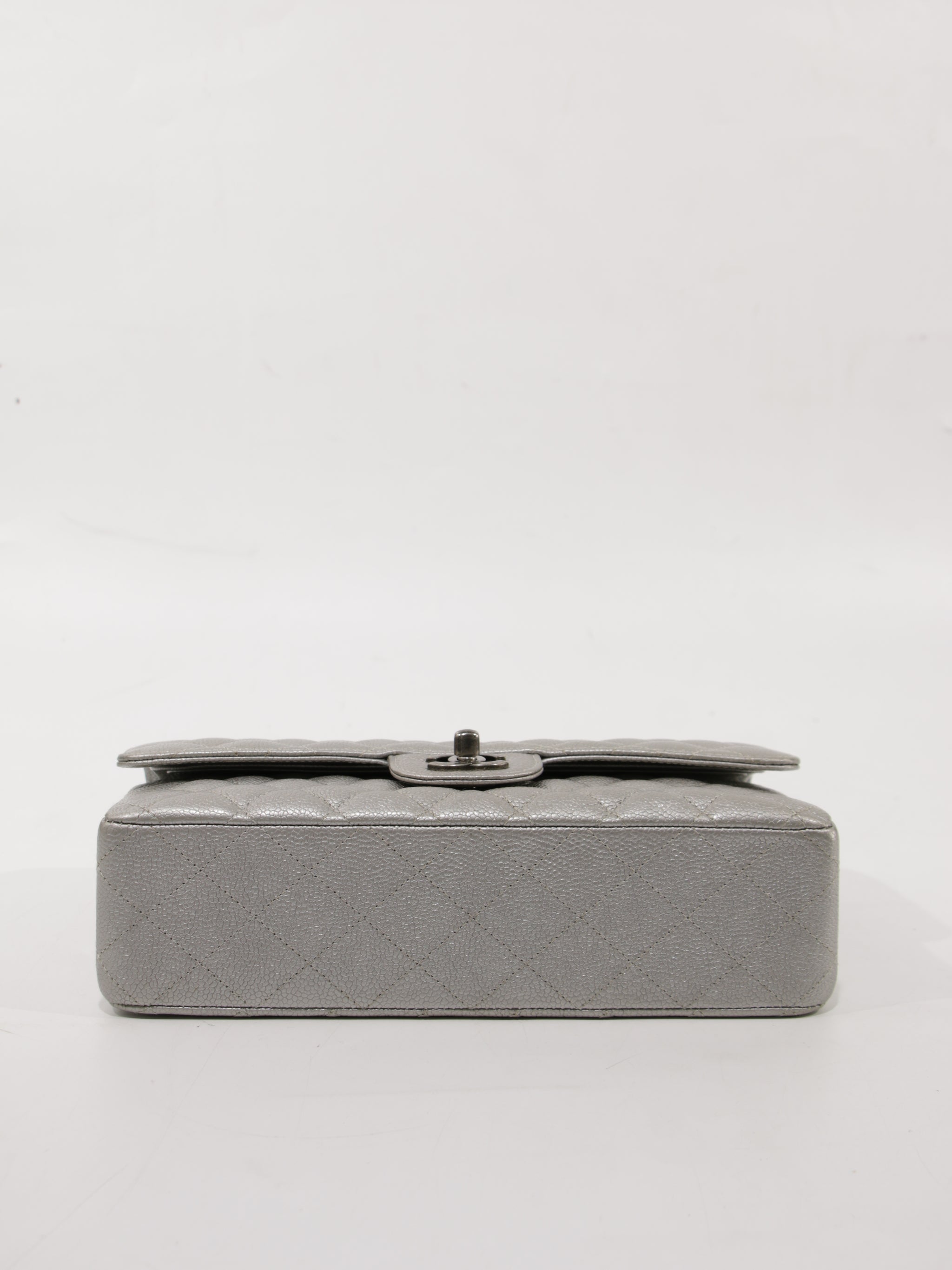 Medium Classic Flap