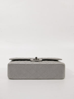 Medium Classic Flap