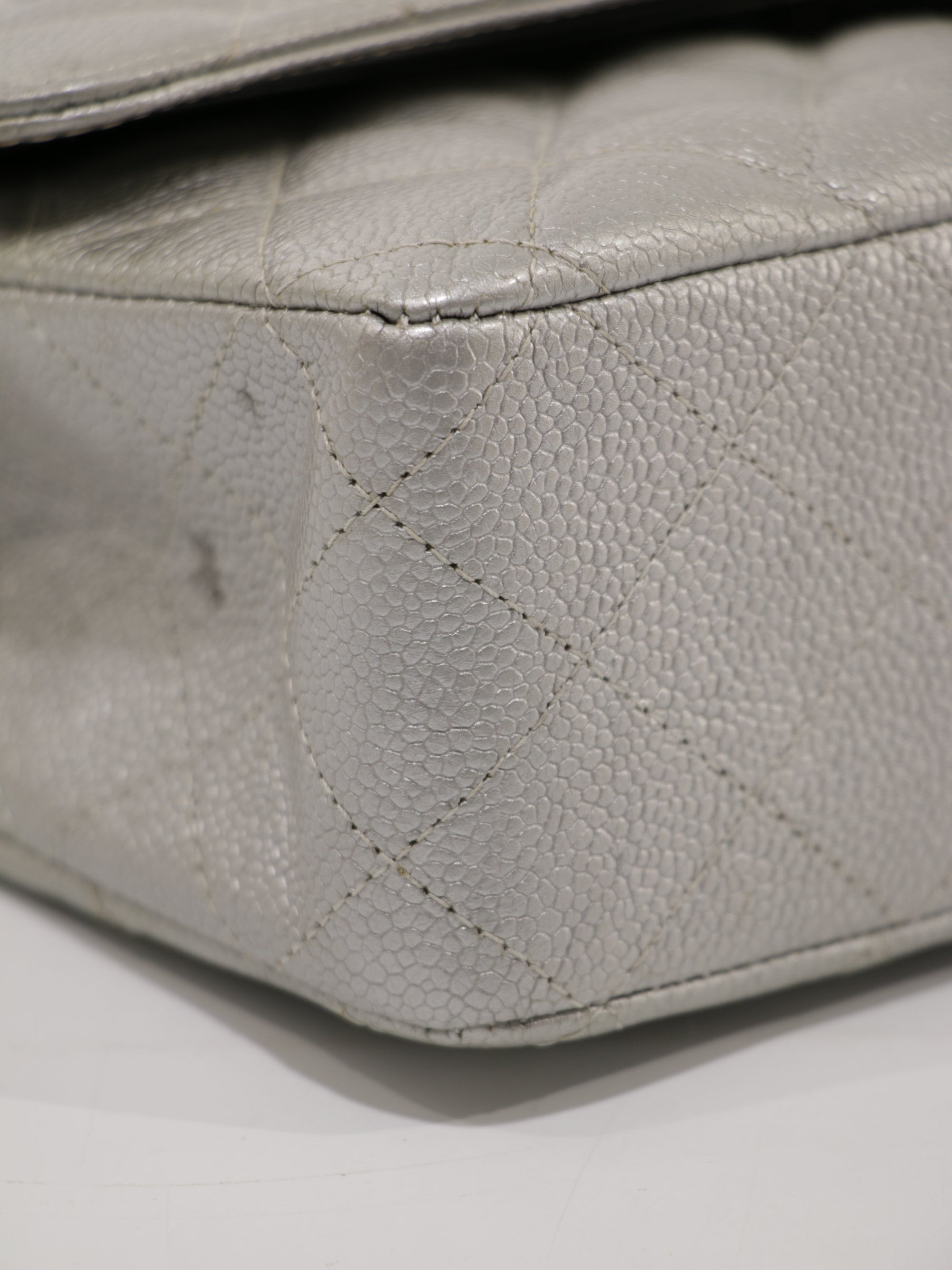 Medium Classic Flap