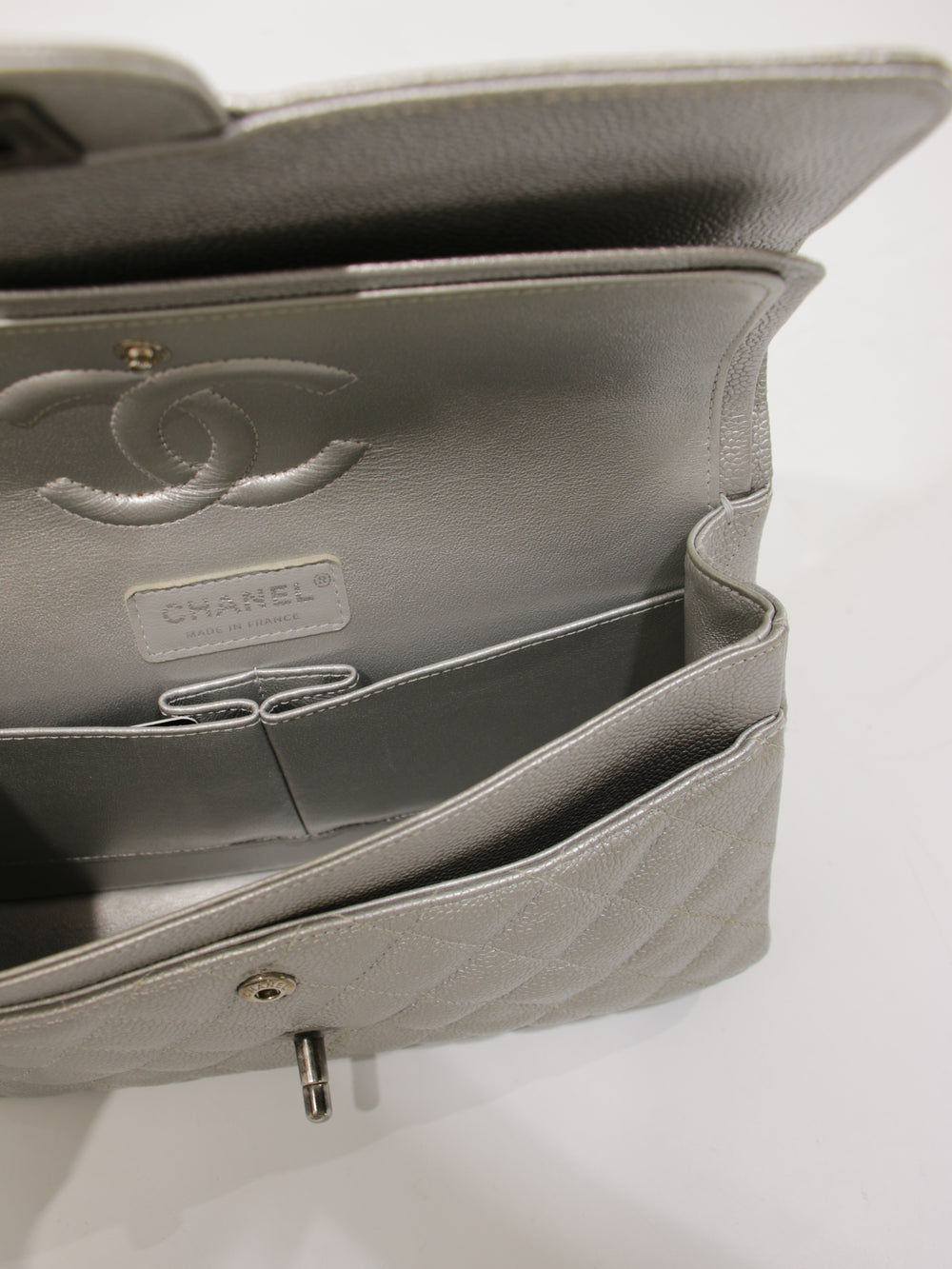 Medium Classic Flap