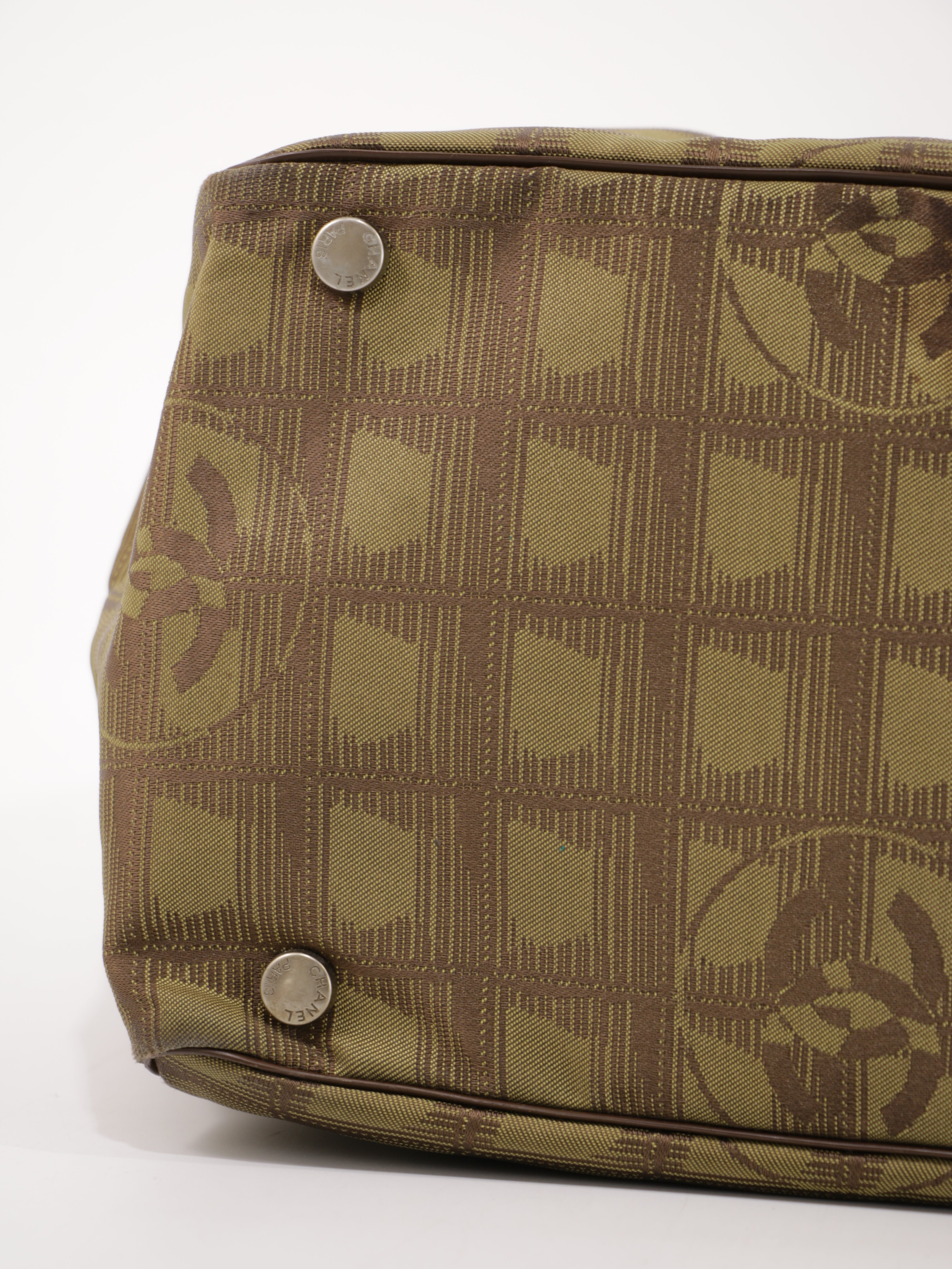 Medium New Travel Line Tote