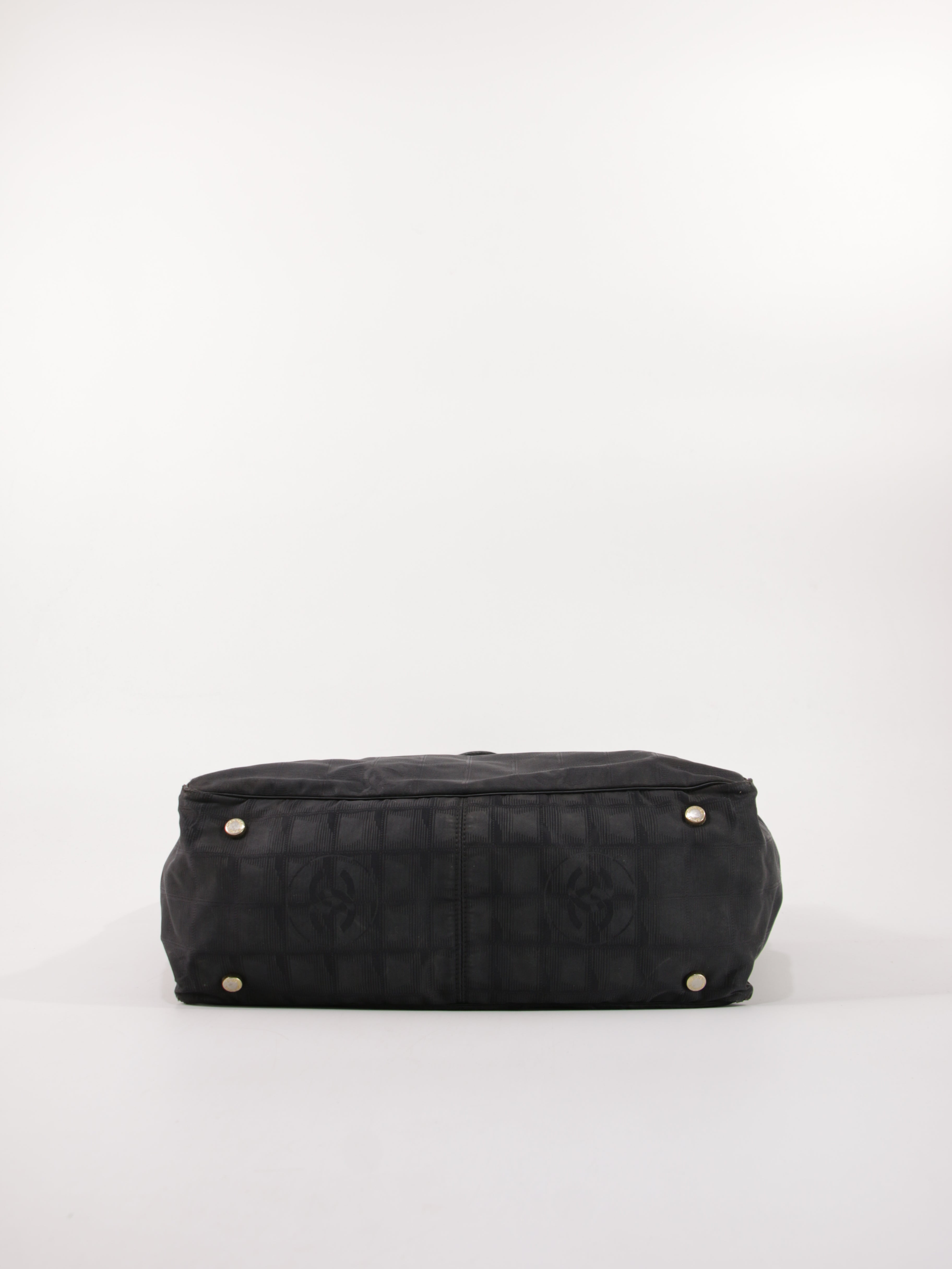 Medium New Travel Line Tote