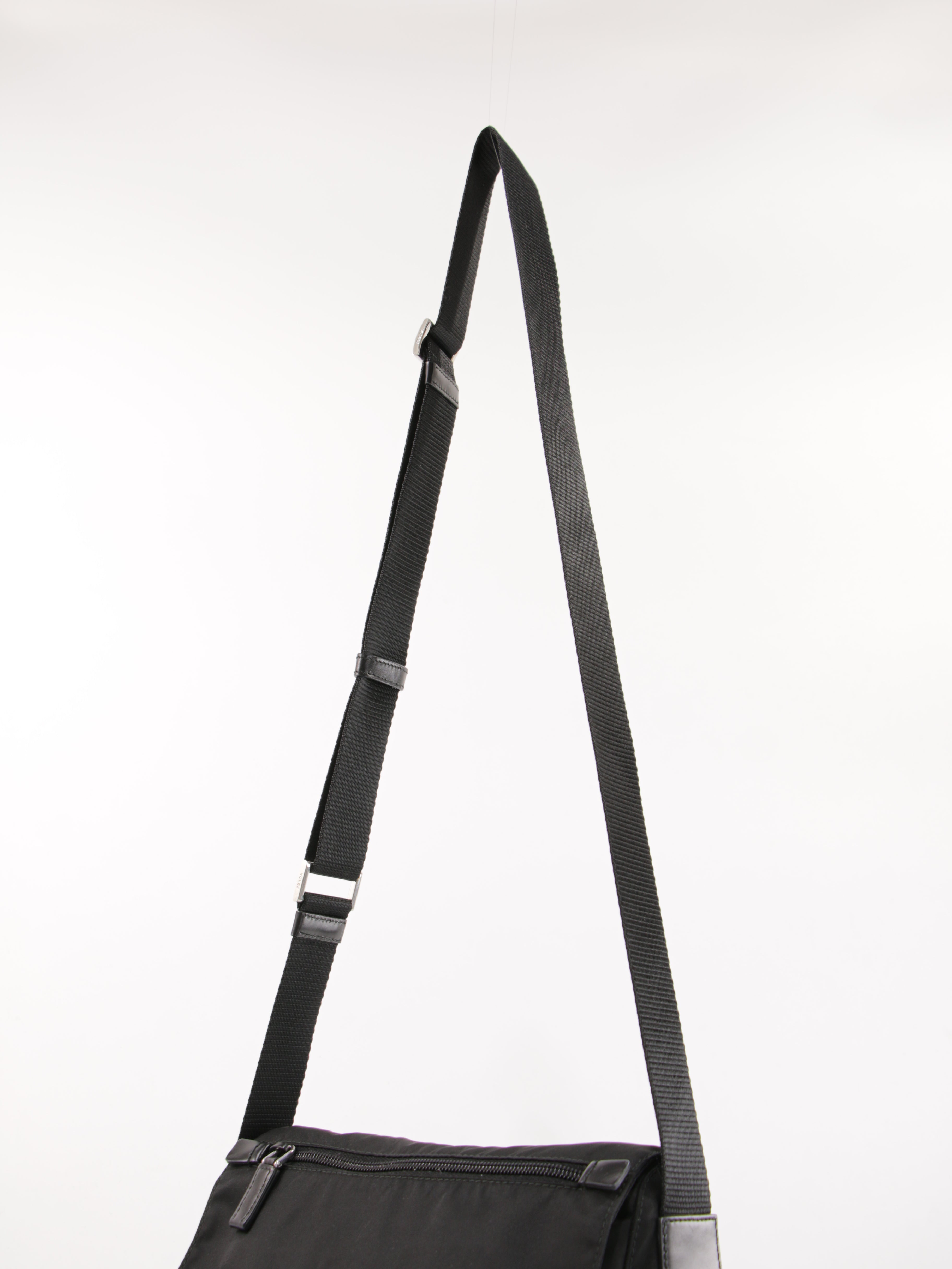 Single Buckle Messenger