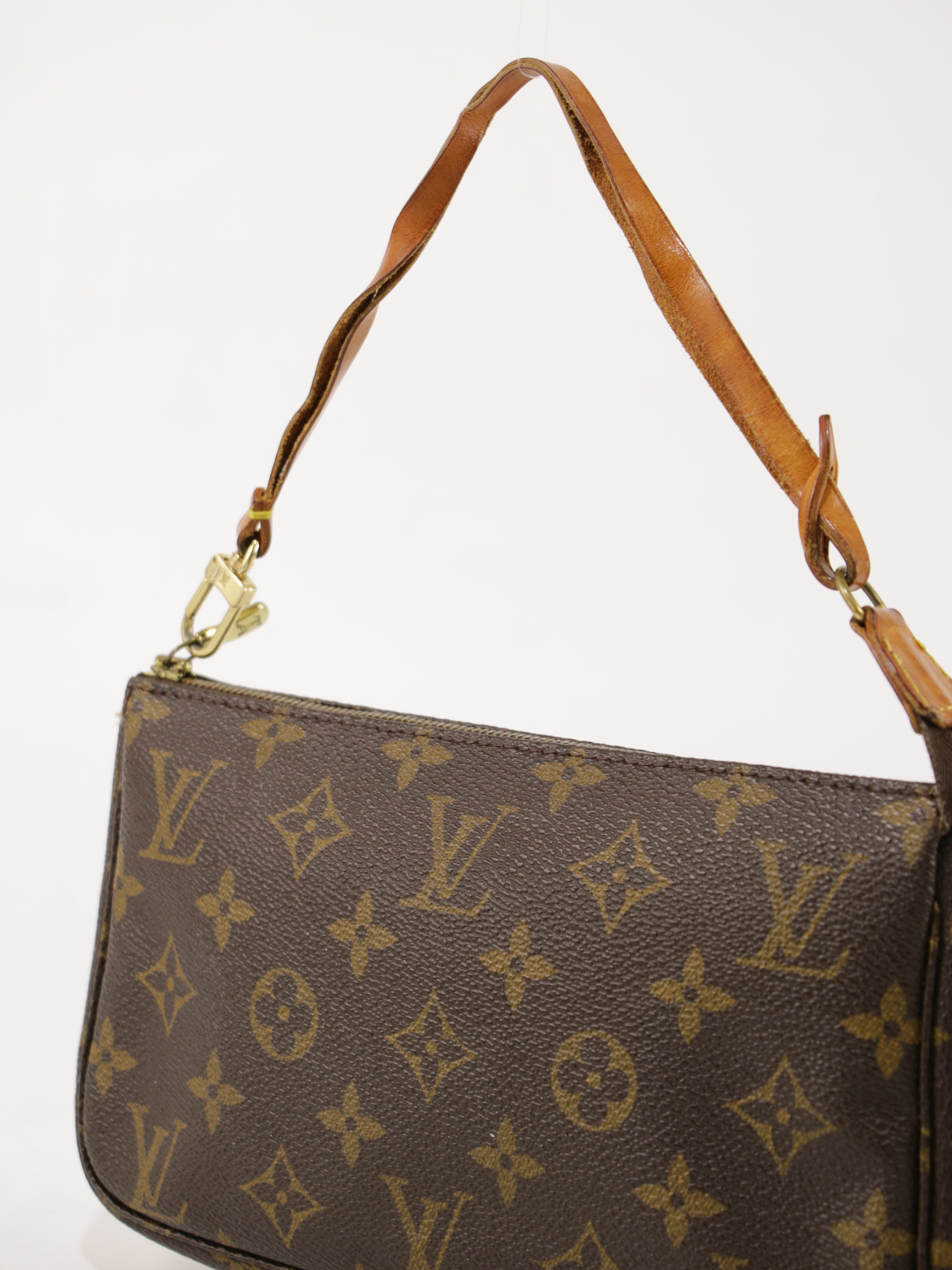 LOUIS VUITTON 90’s vintage pouch Pouch – Collector's Cage