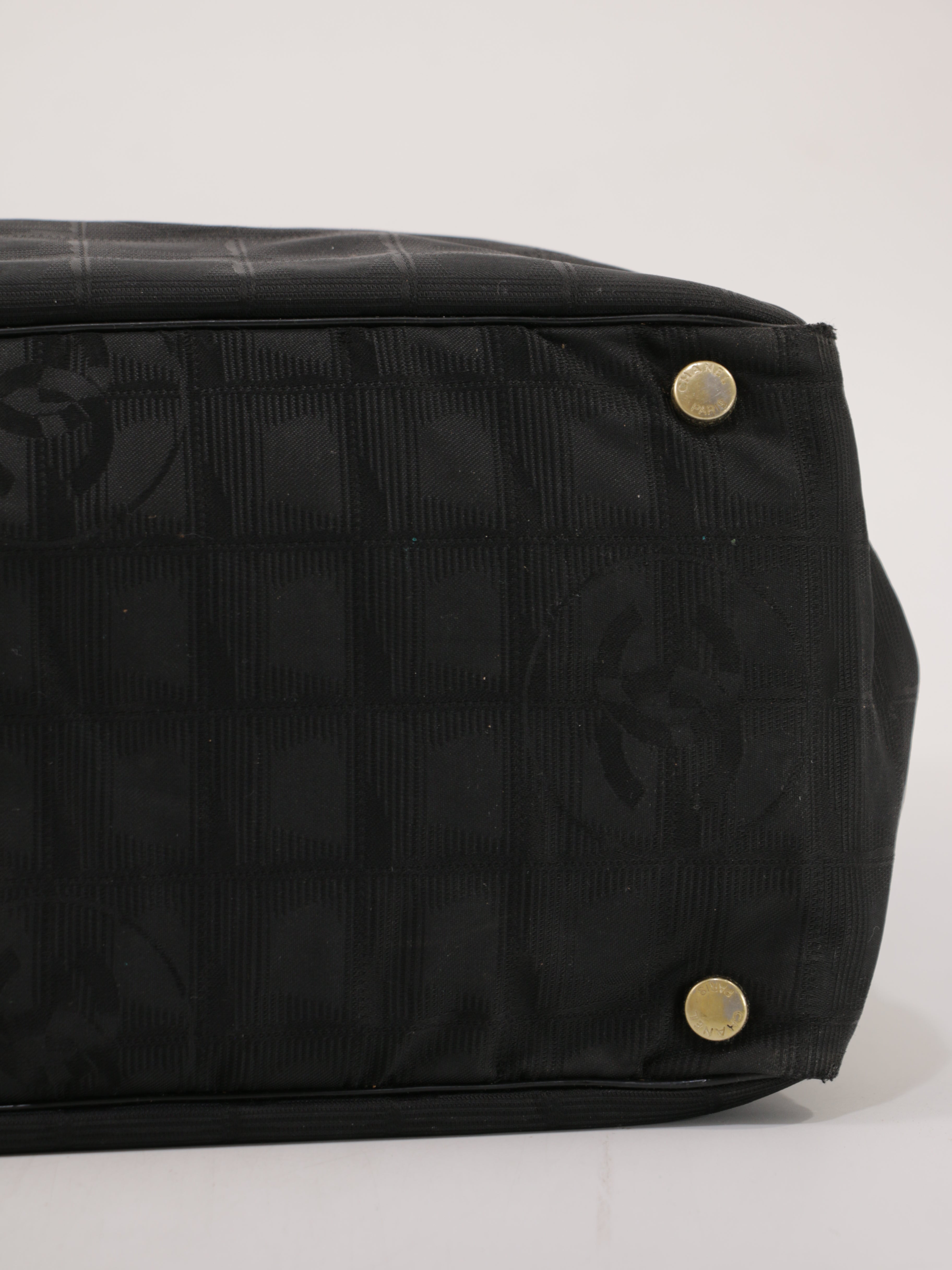 Medium New Travel Line Tote