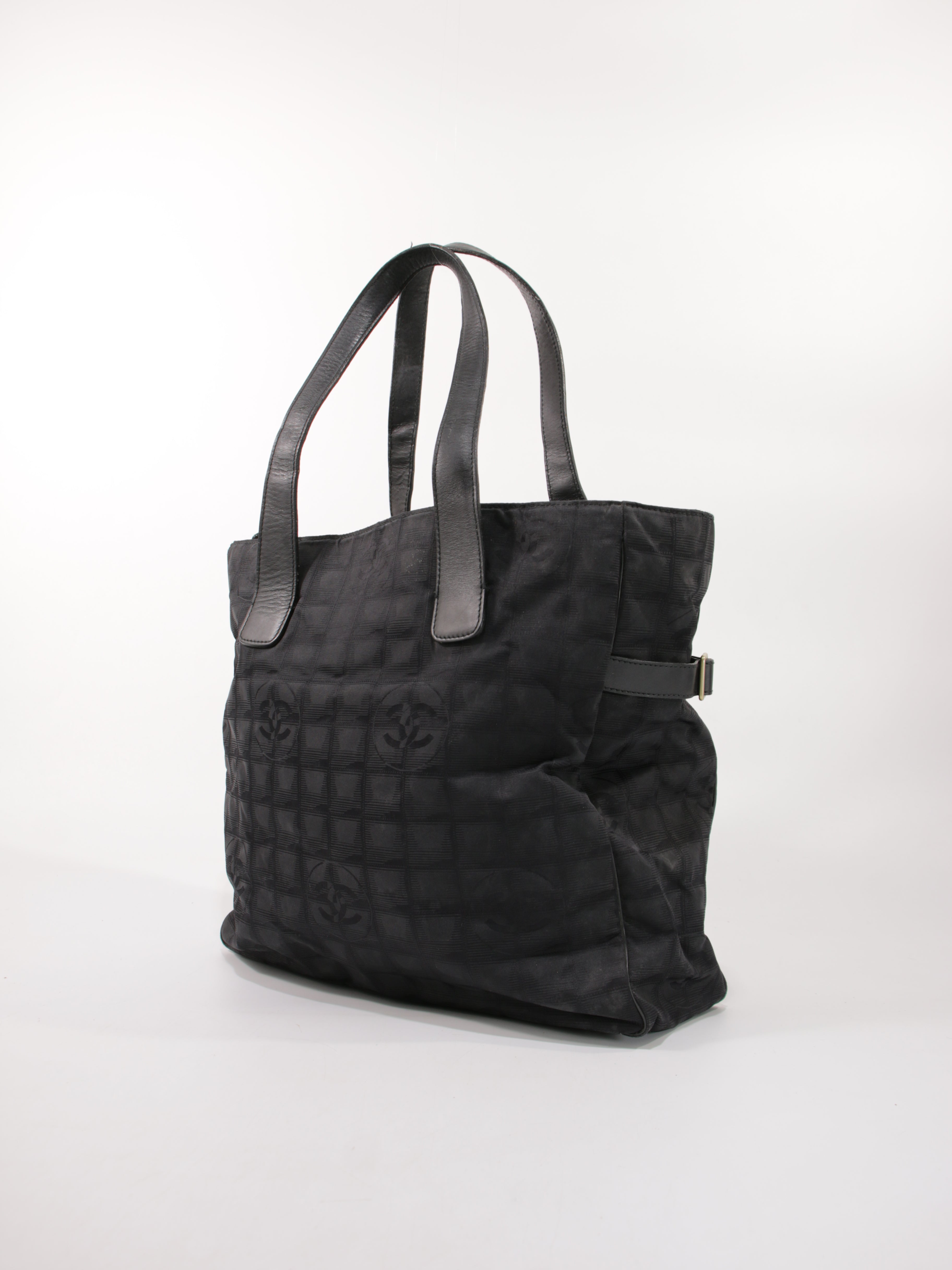 Large Travel Line Tote