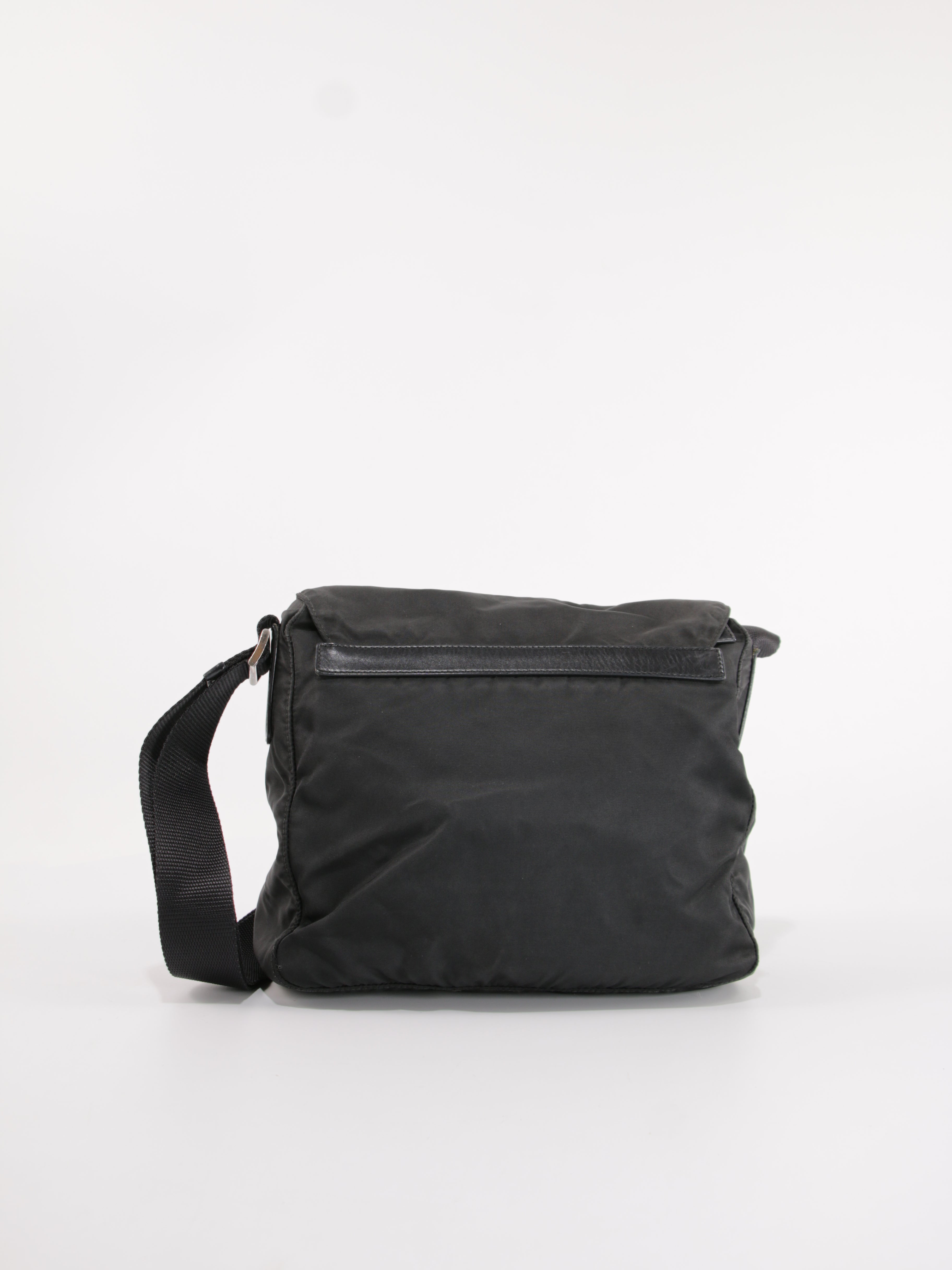 Single Buckle Messenger