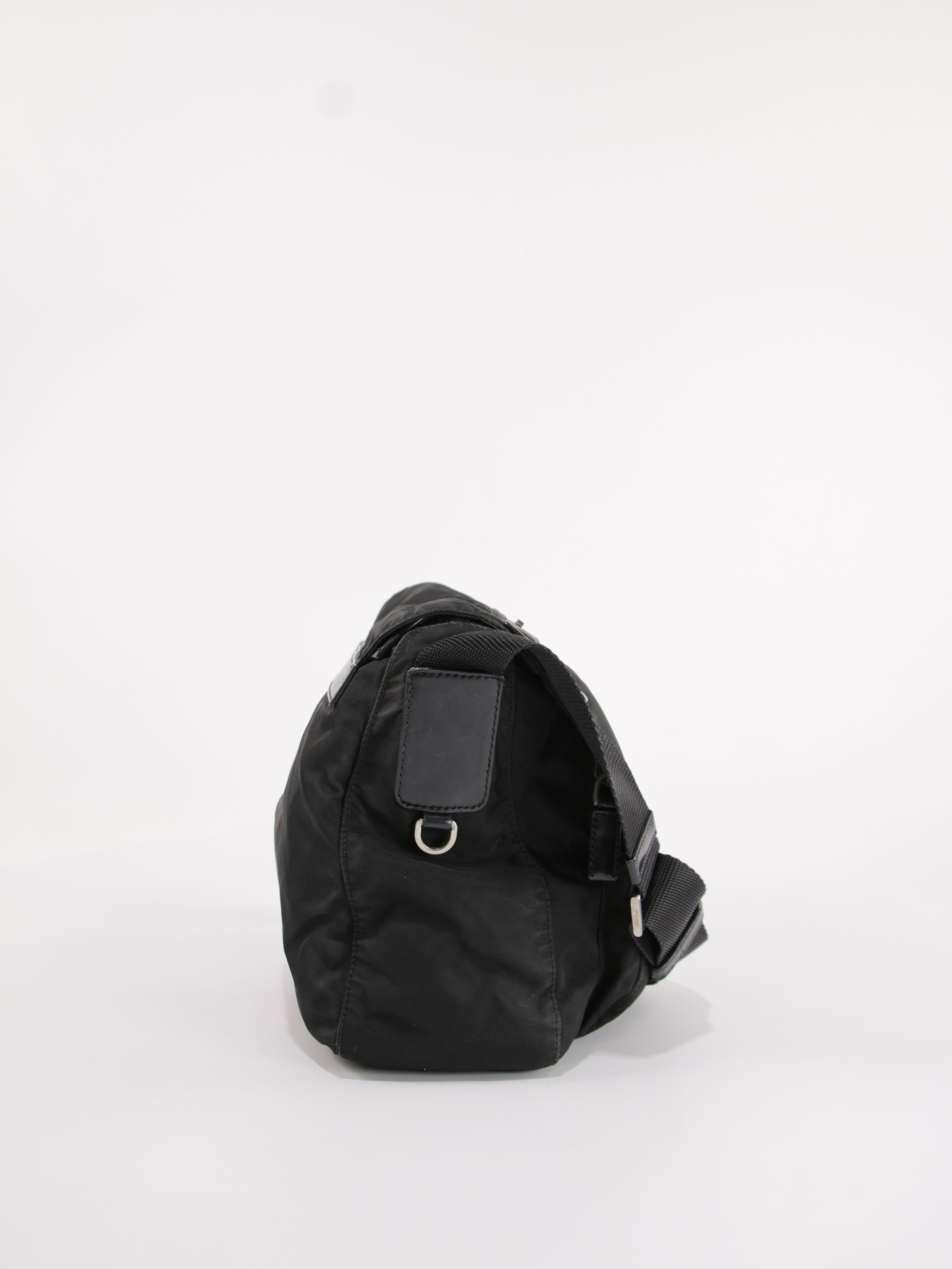 Single Buckle Messenger