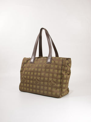 Medium New Travel Line Tote
