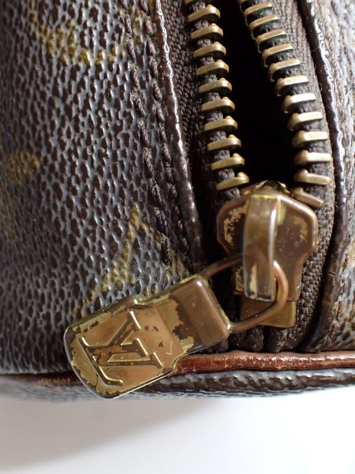 Louis Vuitton Papillon 26