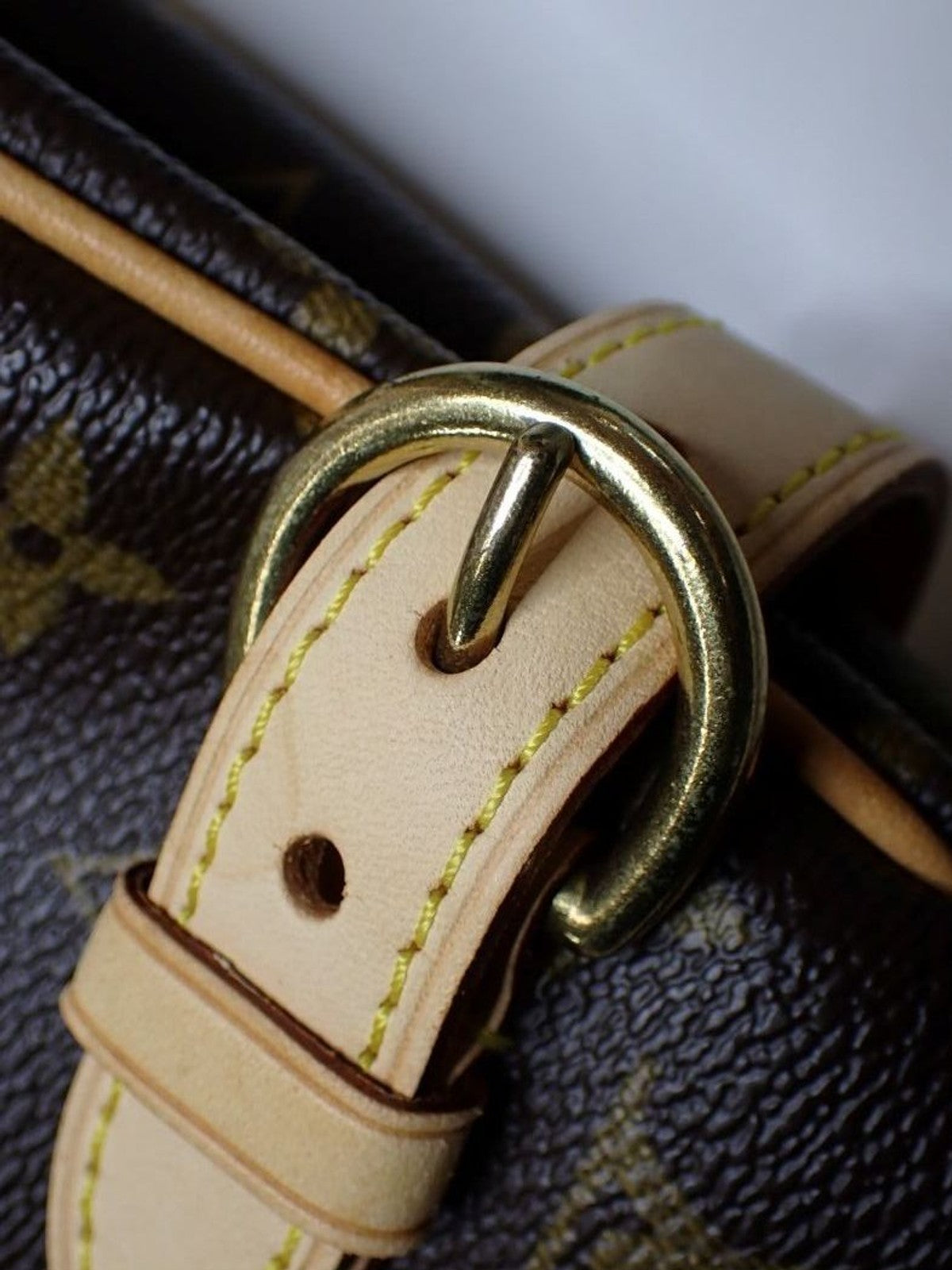 Louis Vuitton Batignolles Vertical MM