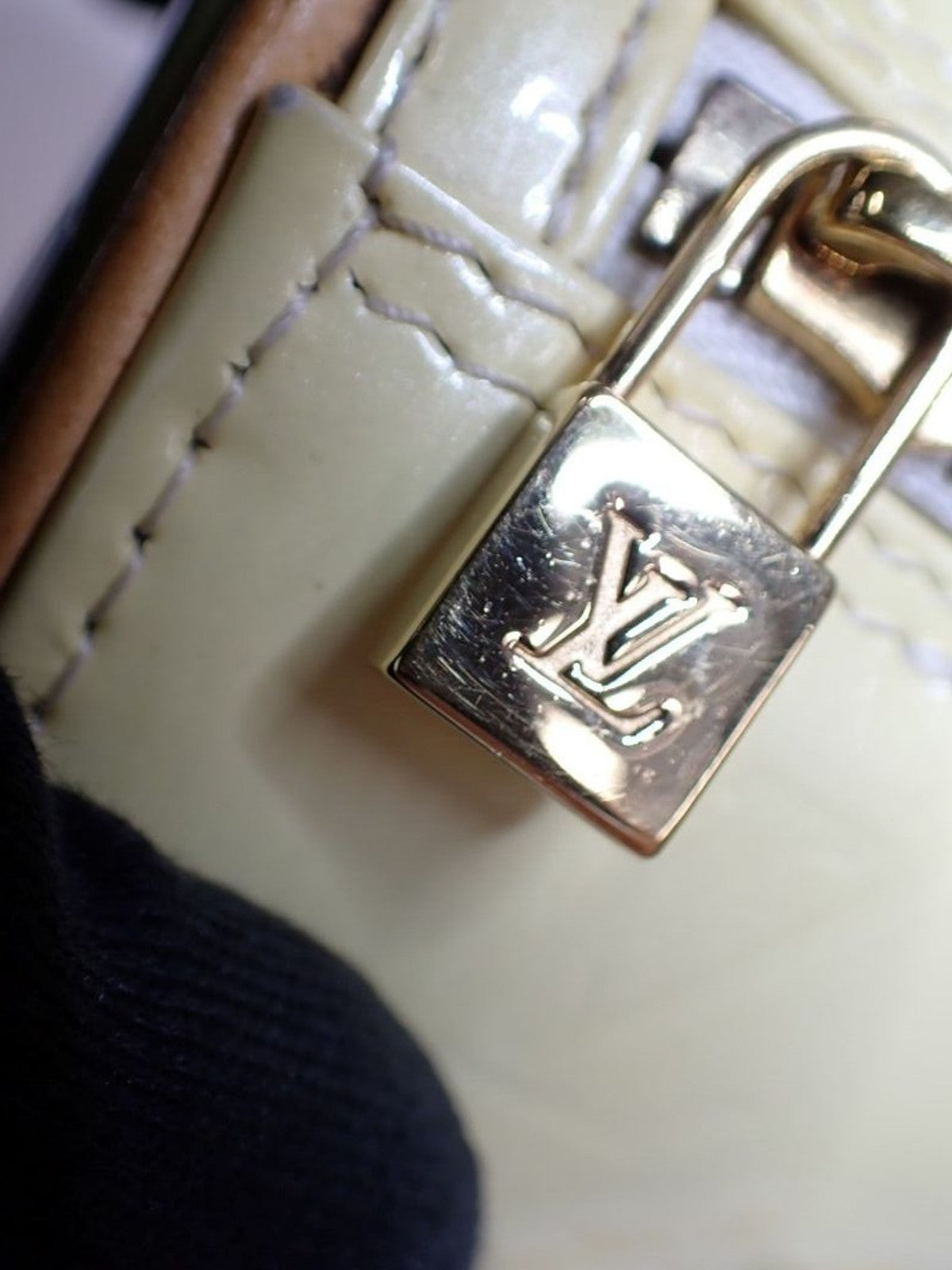 Louis Vuitton Bedford