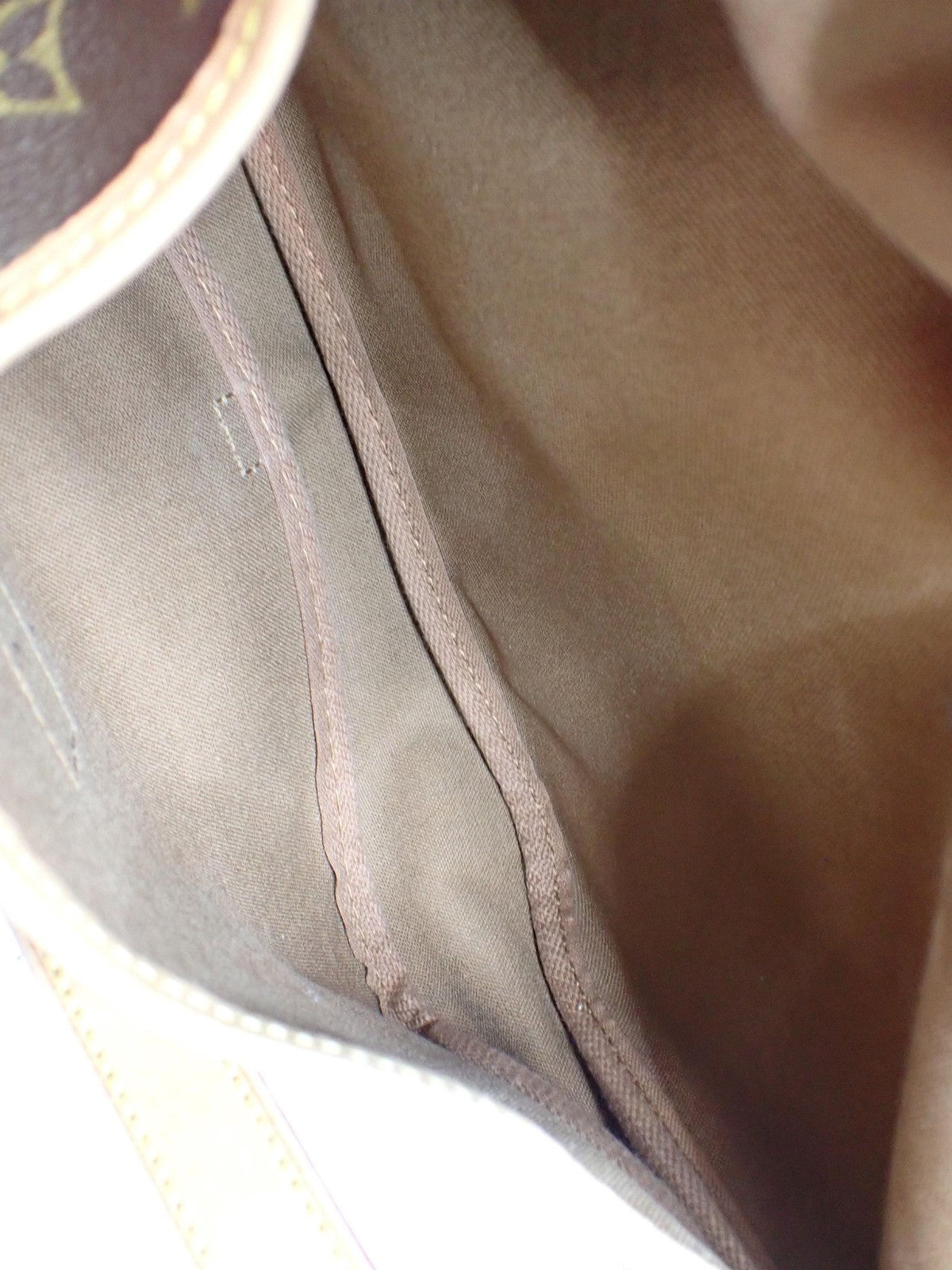 Louis Vuitton Saumur MM