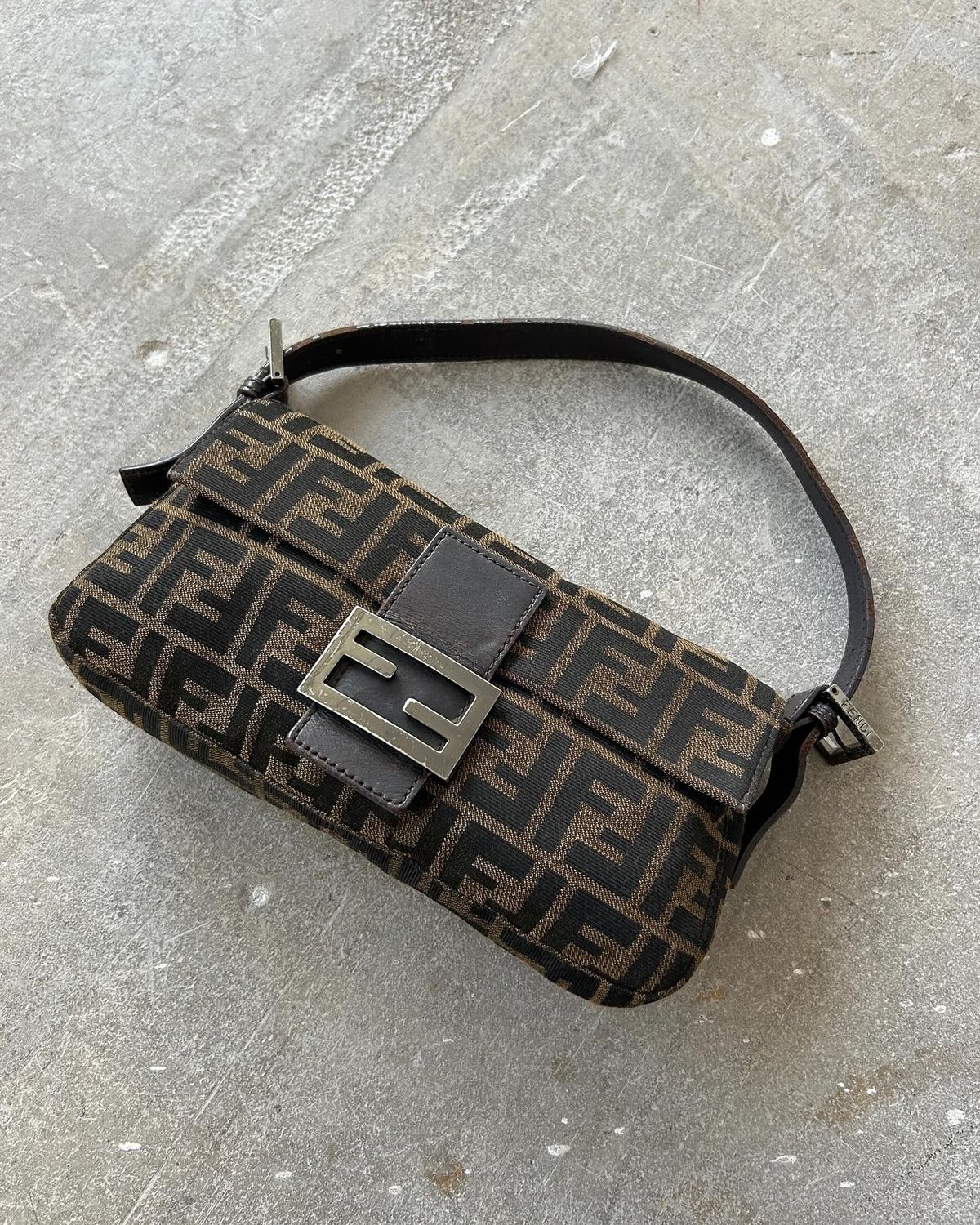 TOREBKI FENDI BAGUETTE